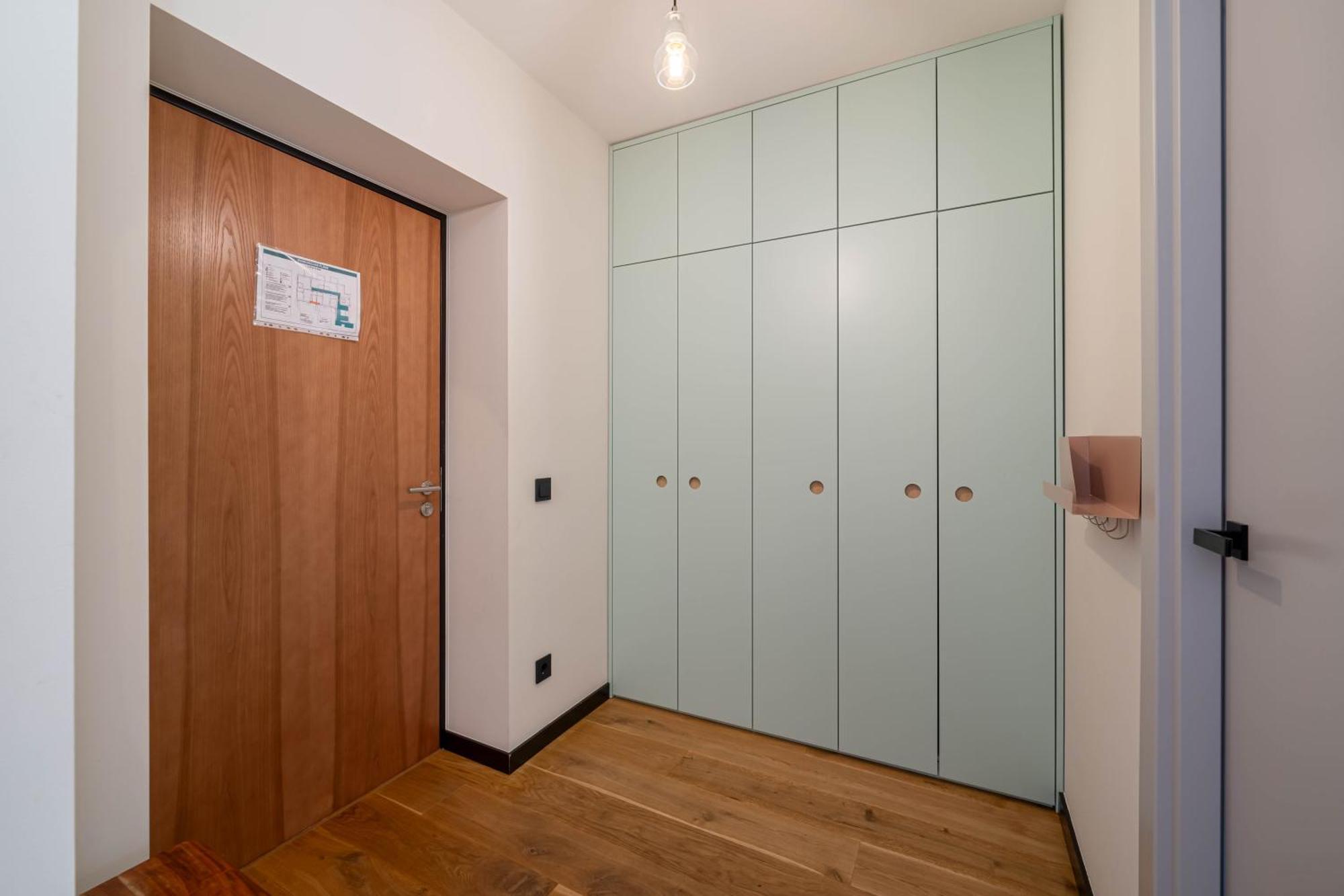 Stylish 2-bedroom With Large Terrace, Near Forest Park & Beach, Child-friendly Location Butas