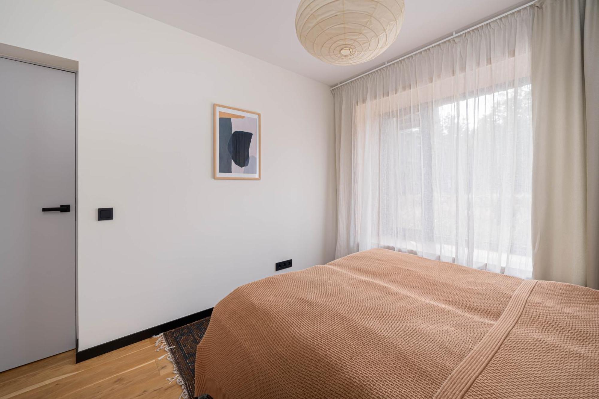 Butas Stylish 2-bedroom With Large Terrace, Near Forest Park & Beach, Child-friendly Location *