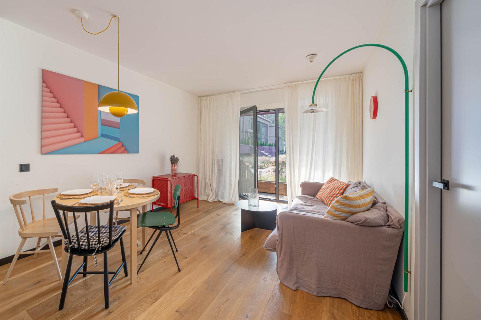 Butas Stylish 2-bedroom With Large Terrace, Near Forest Park & Beach, Child-friendly Location Jurmala